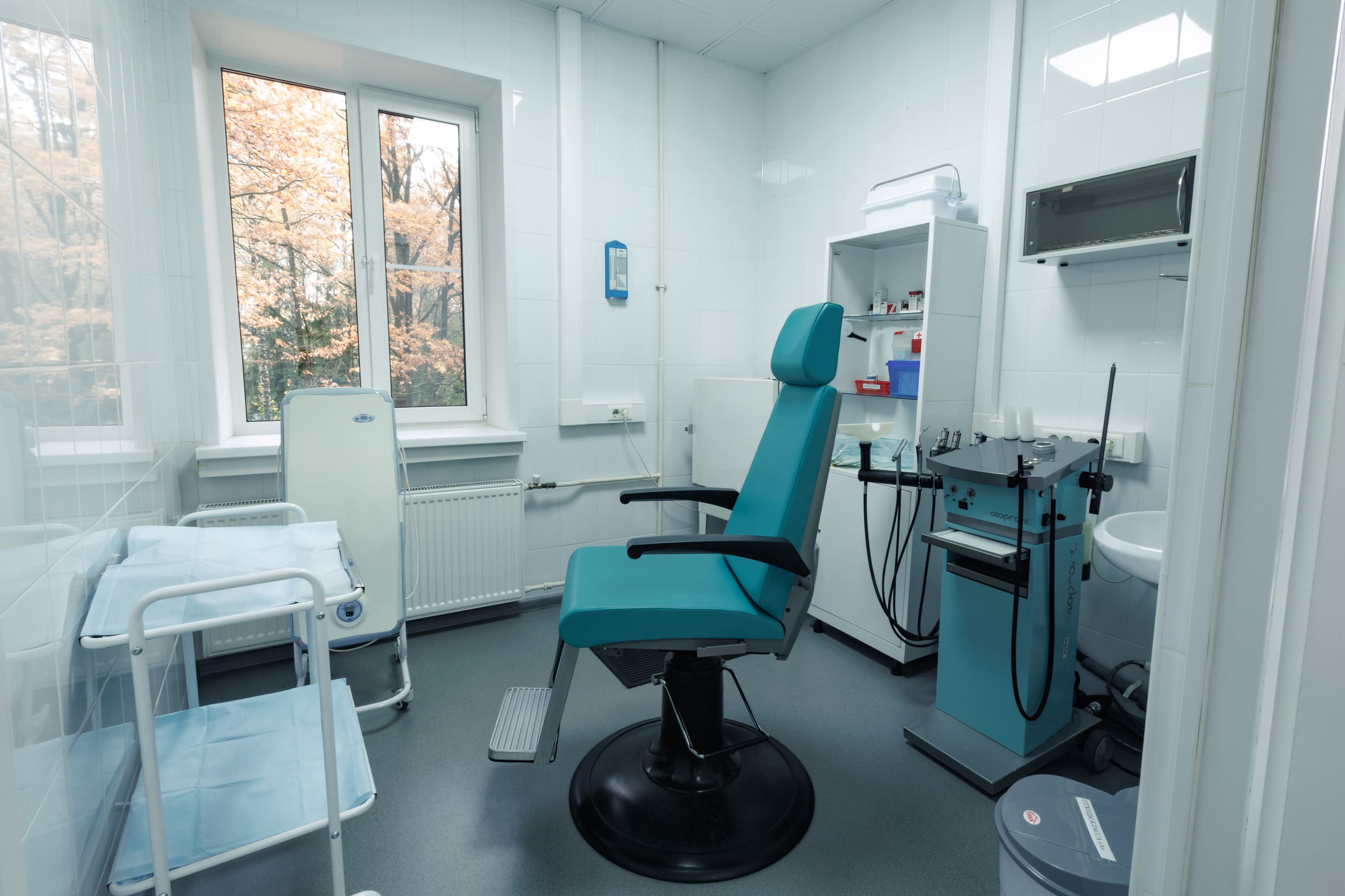 Оториноларингология